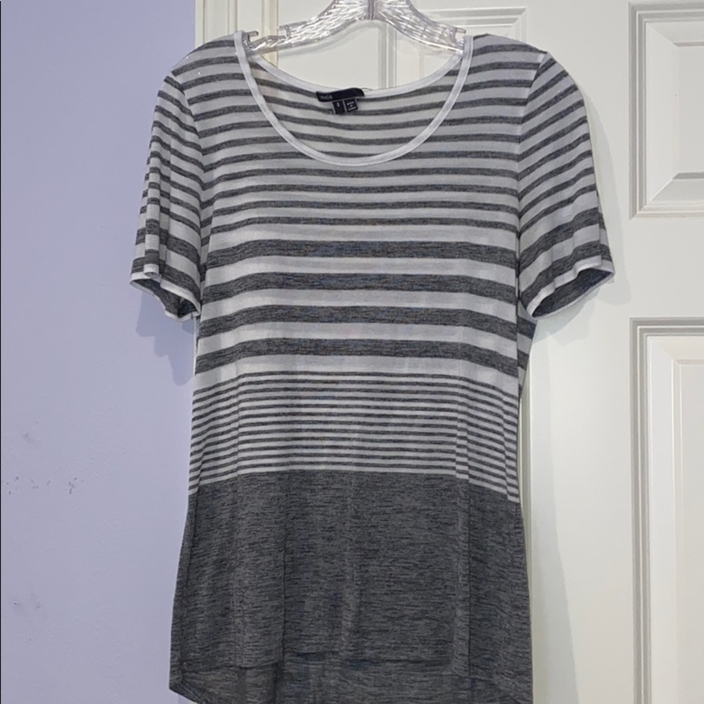 Super comfy linen Vince tee